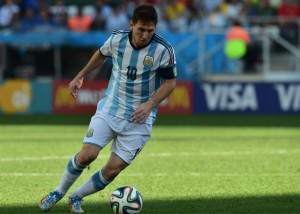 451556452-argentinas-forward-and-captain-lionel-messi-runs-with.jpg.CROP.promo-mediumlarge